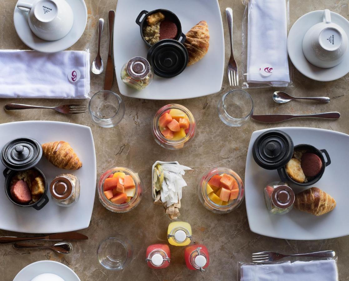 Dominican Fiesta Hotel Santo Domingo Ngoại thất bức ảnh A typical breakfast at the hotel