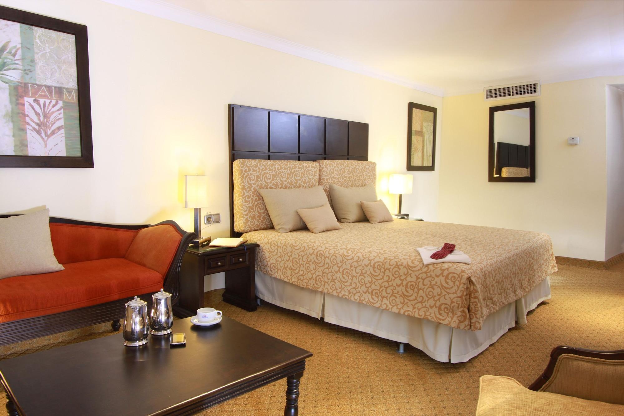 Dominican Fiesta Hotel Santo Domingo Phòng bức ảnh A room at the hotel