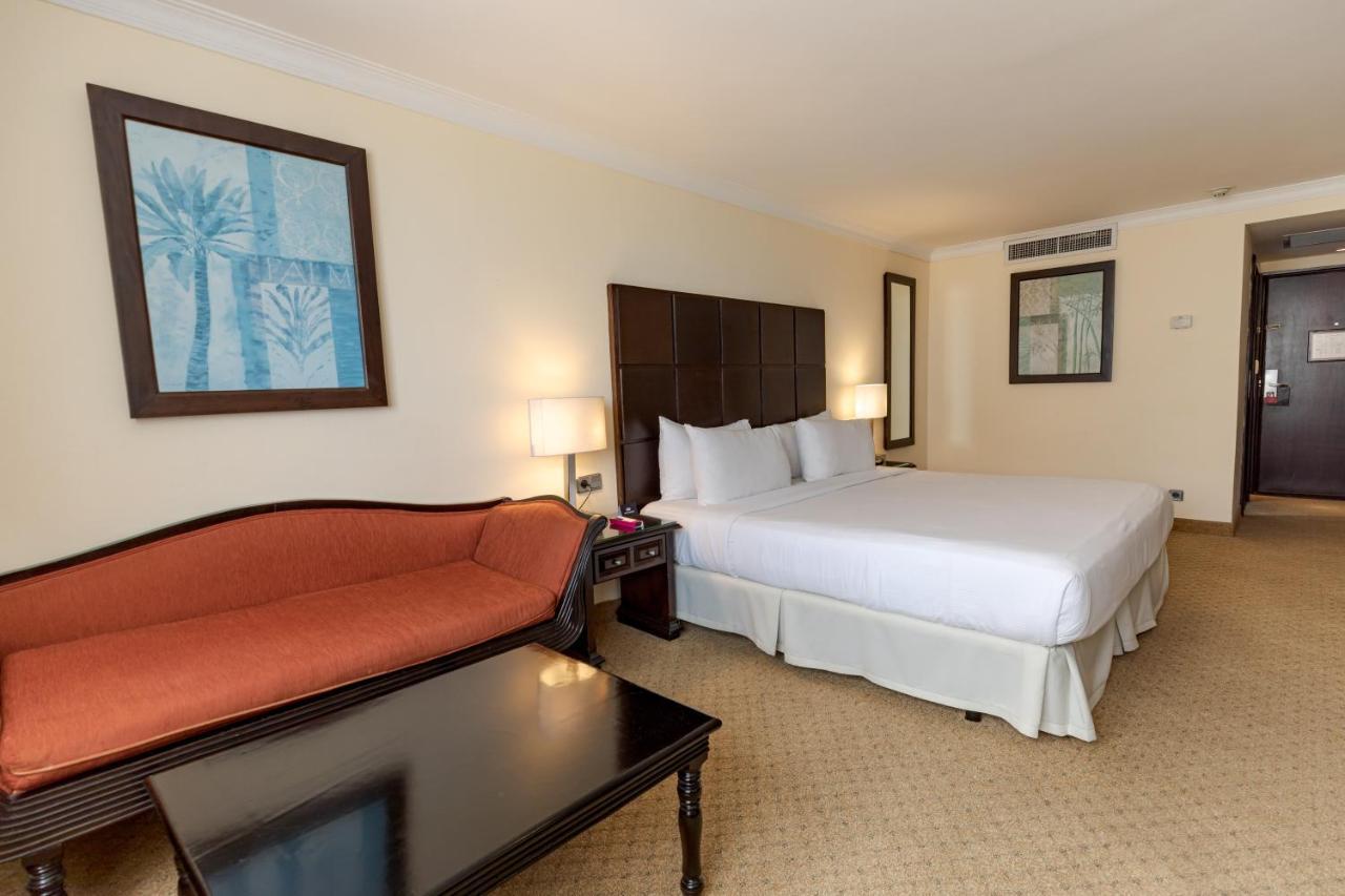 Dominican Fiesta Hotel Santo Domingo Ngoại thất bức ảnh A room at the Hilton London Heathrow