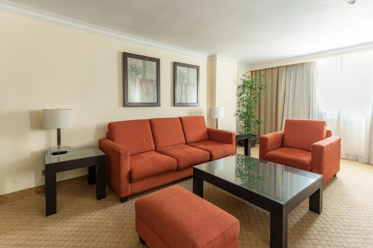 Dominican Fiesta Hotel Santo Domingo Ngoại thất bức ảnh A living room