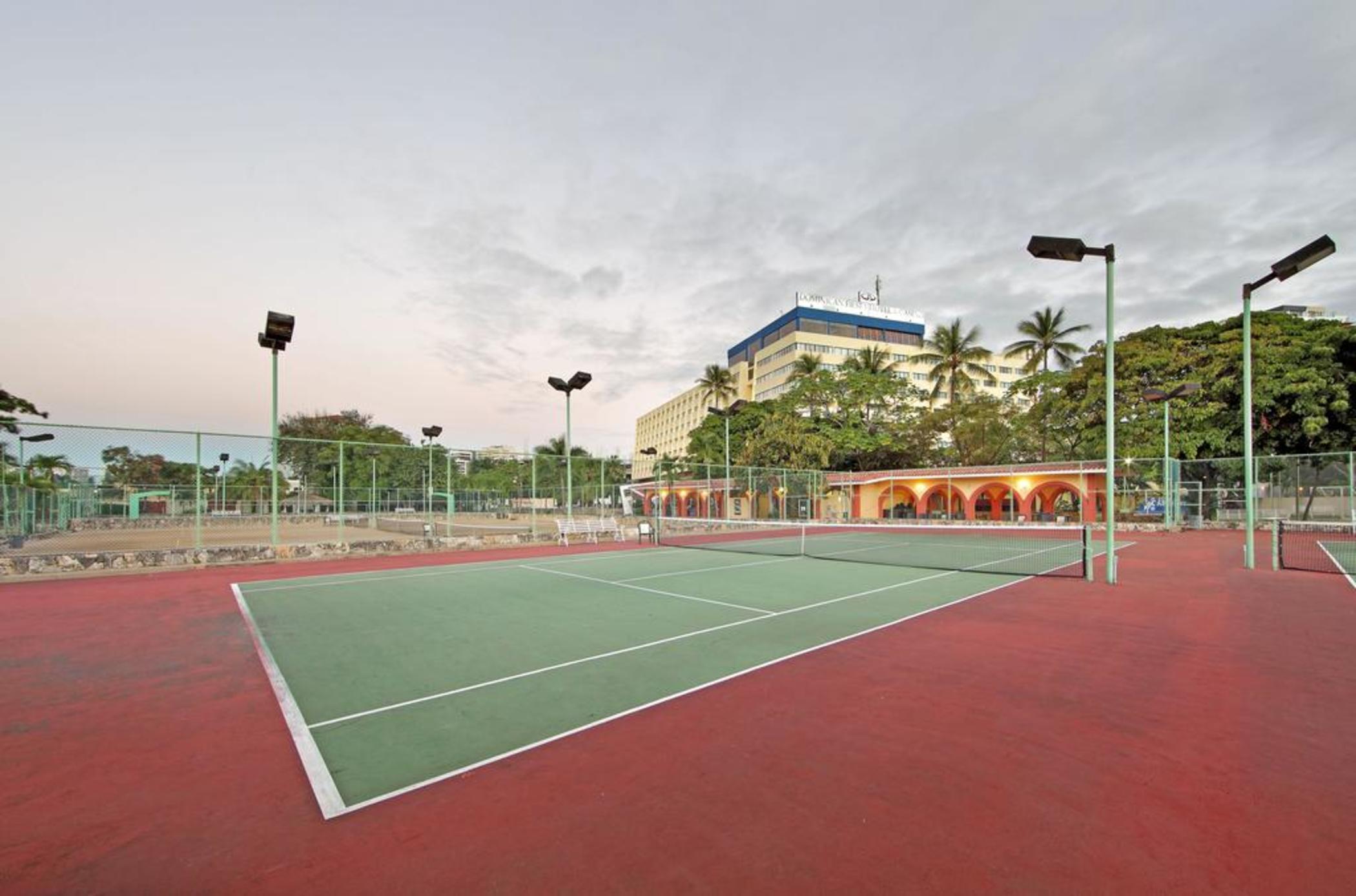 Dominican Fiesta Hotel Santo Domingo Ngoại thất bức ảnh Tennis courts at the hotel